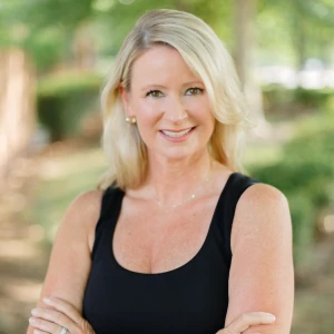 image of agent Amy Gais