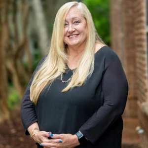 image of agent Cindy Ayouch