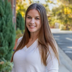 image of agent Emily Herlocker